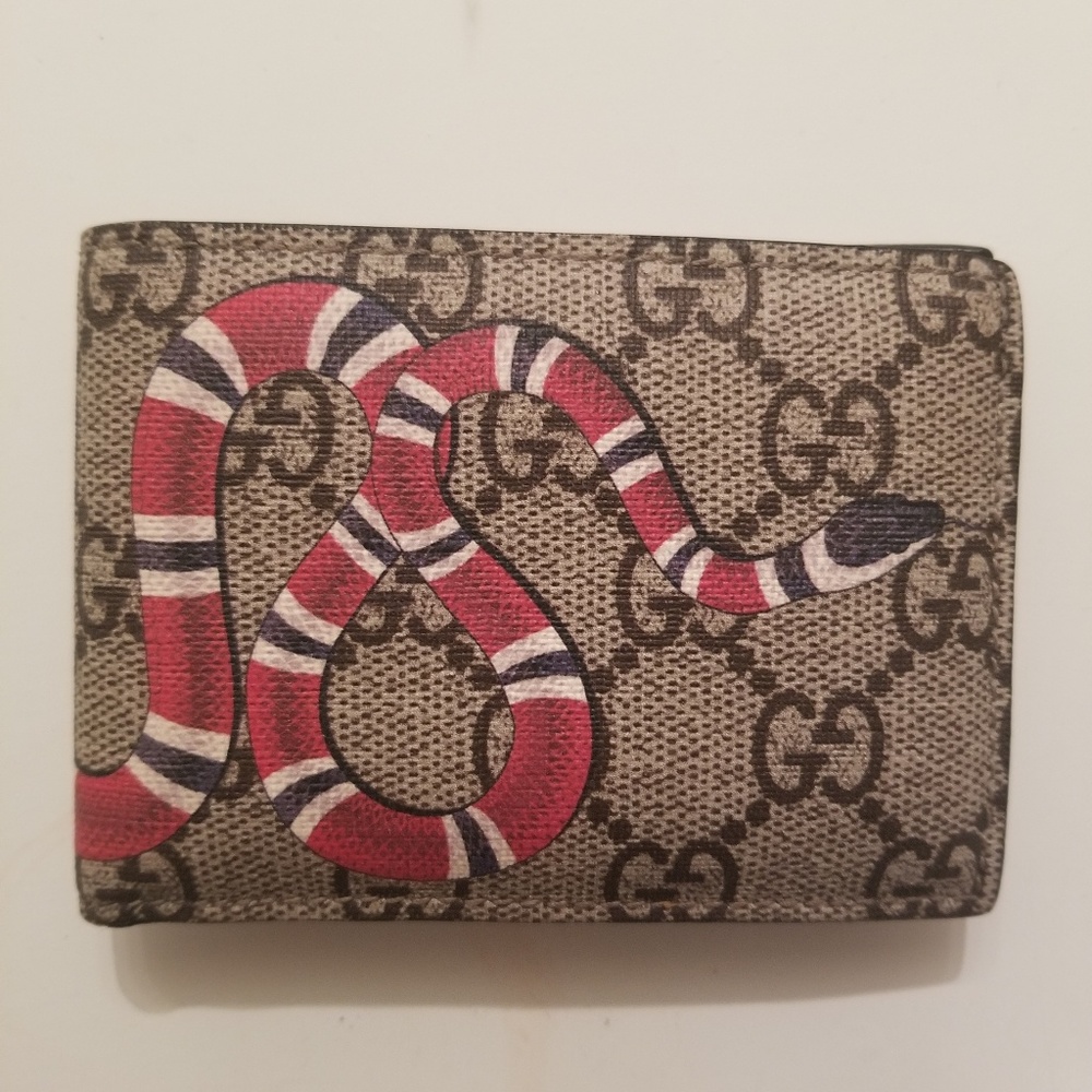 Gucci snake wallet
